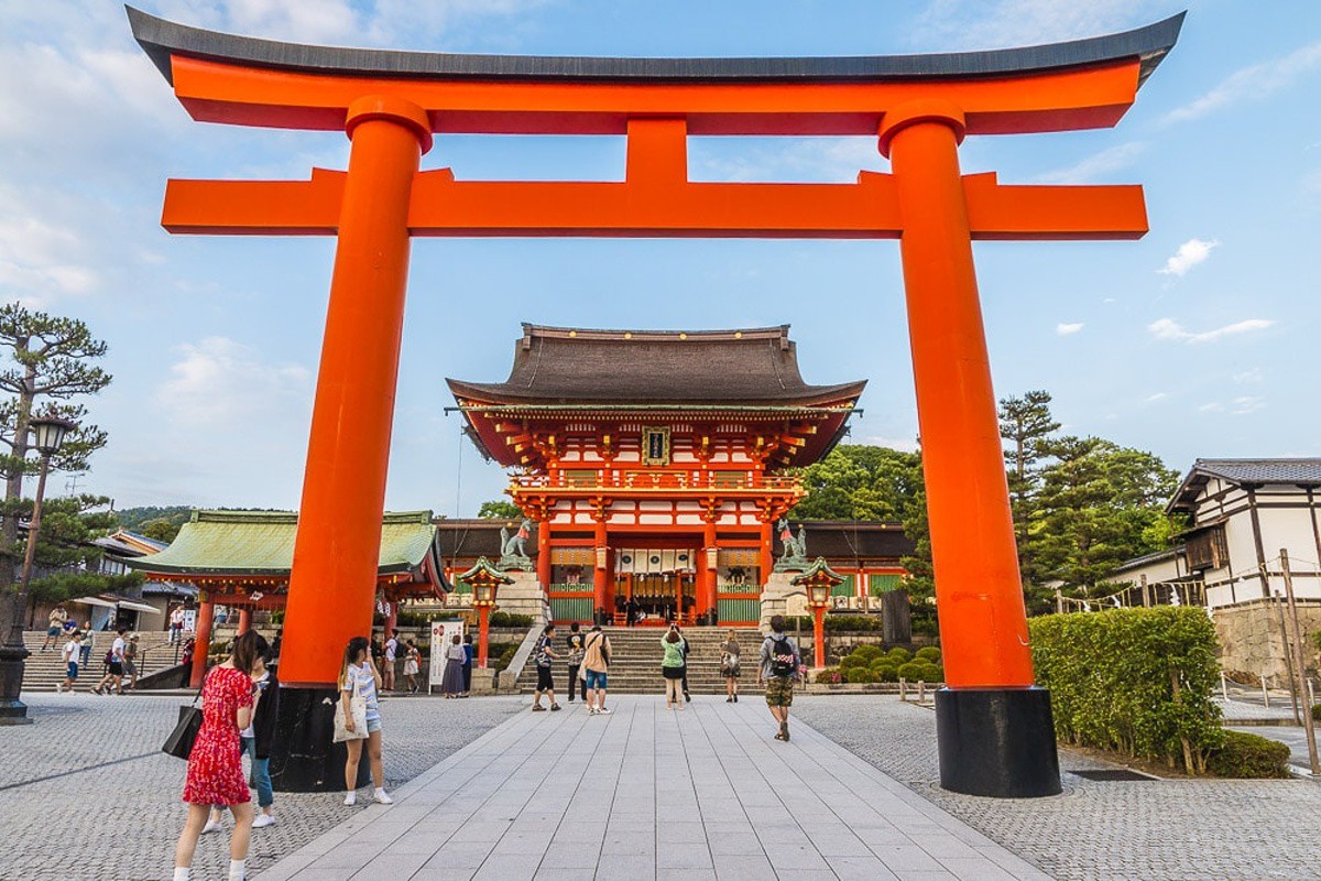 kyoto-fushimi-inari-shrine.jpg